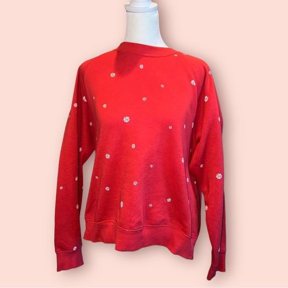 Old Navy Tops - Old Navy 🥳 2/$15 or 3/$20 🥳 (Small) Coral Daisy Floral Crewneck